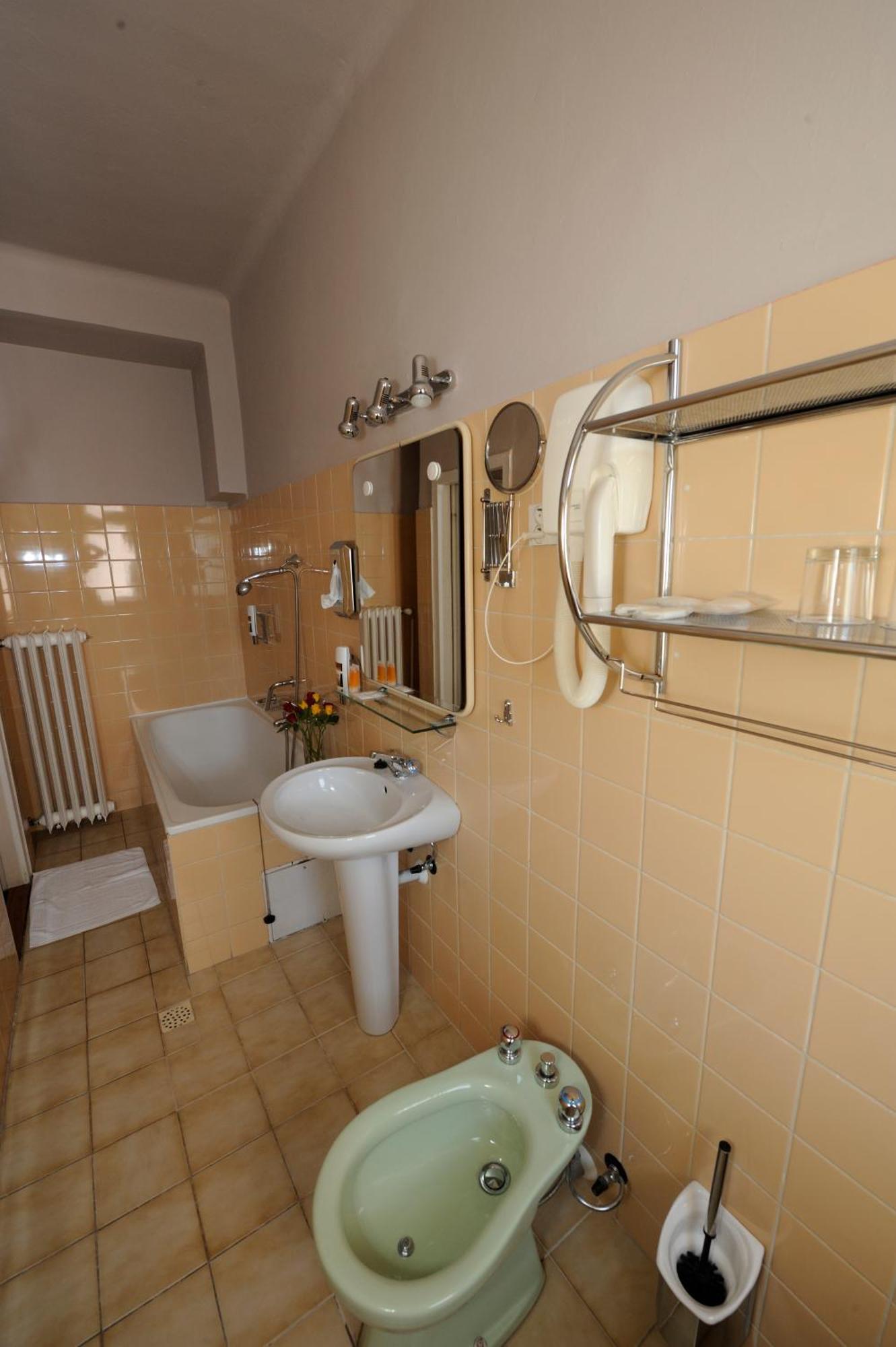 Hotel Zlata Stika Pardubice Eksteriør bilde