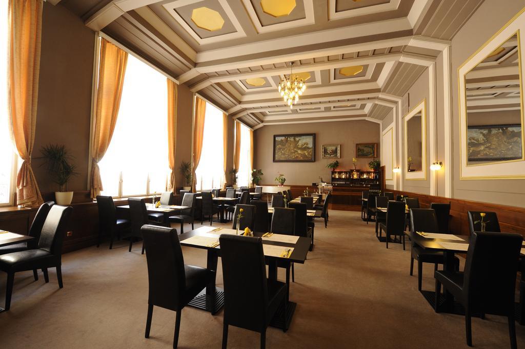Hotel Zlata Stika Pardubice Eksteriør bilde