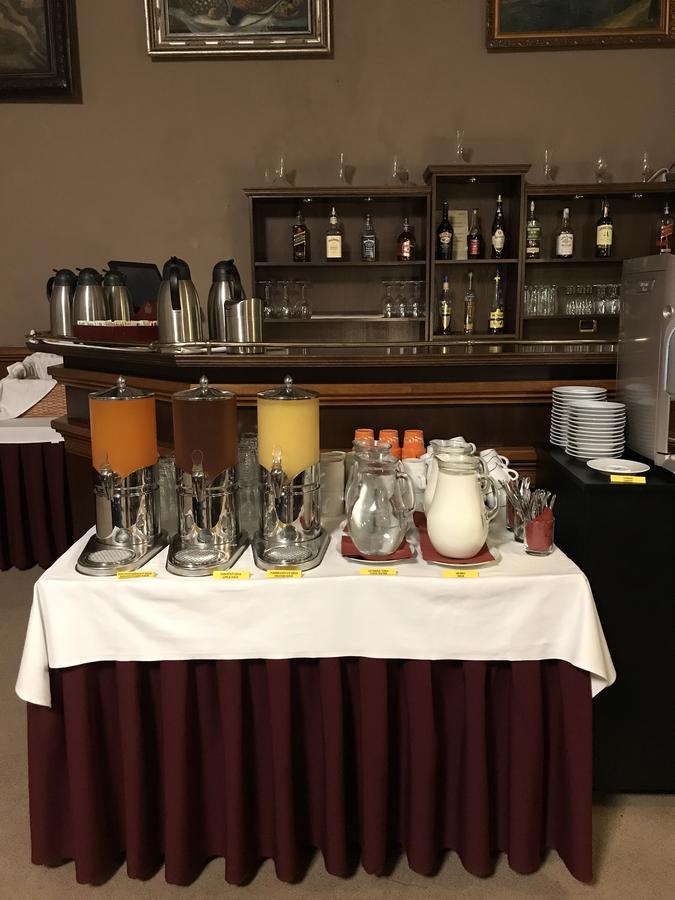 Hotel Zlata Stika Pardubice Eksteriør bilde